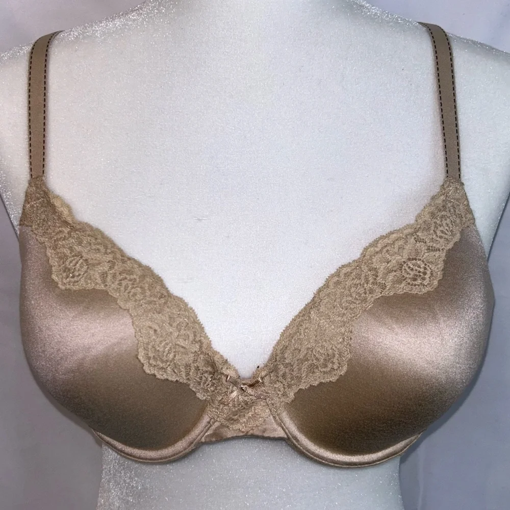 Maidenform Bra Comfort Devotion Lace Lightly Padded Underwire Extra Coverage